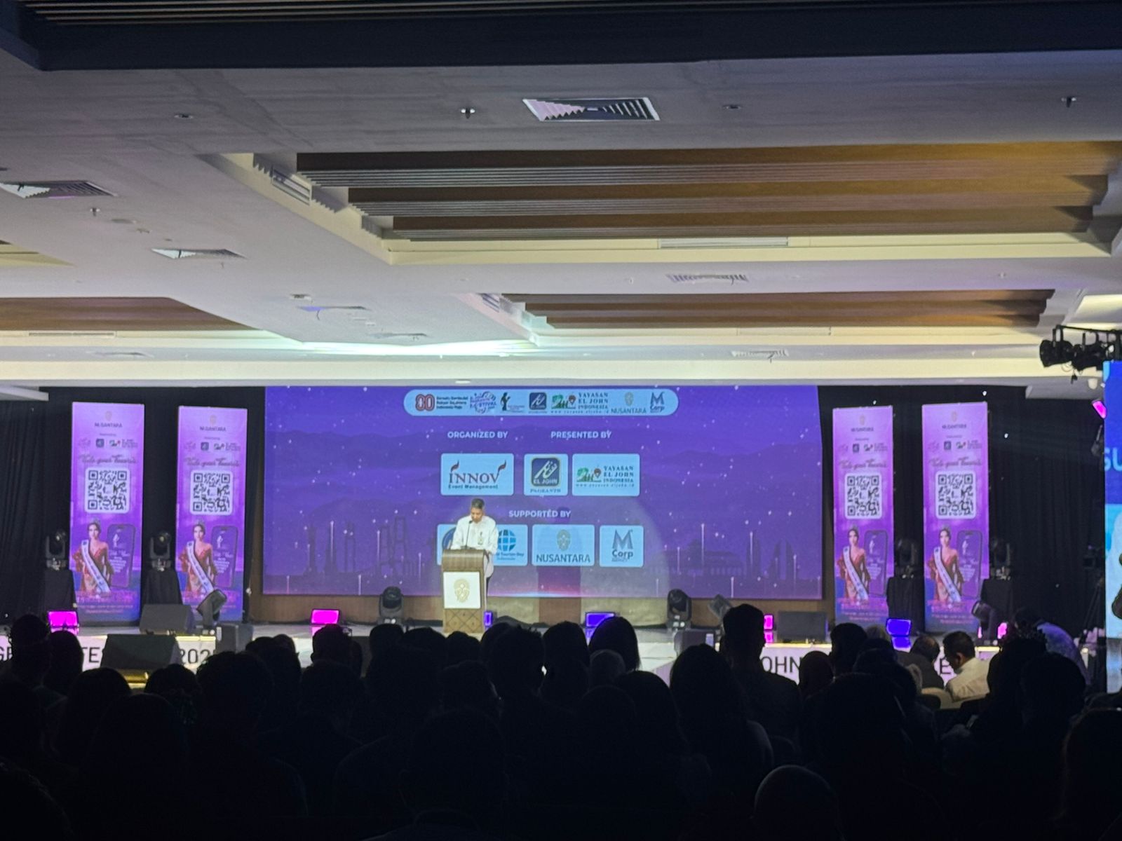 Corporate seminar event